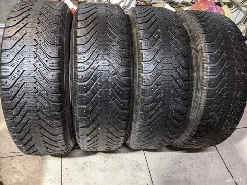 Goodyear UltraGrip 500 SUV 225/65 R17 102T